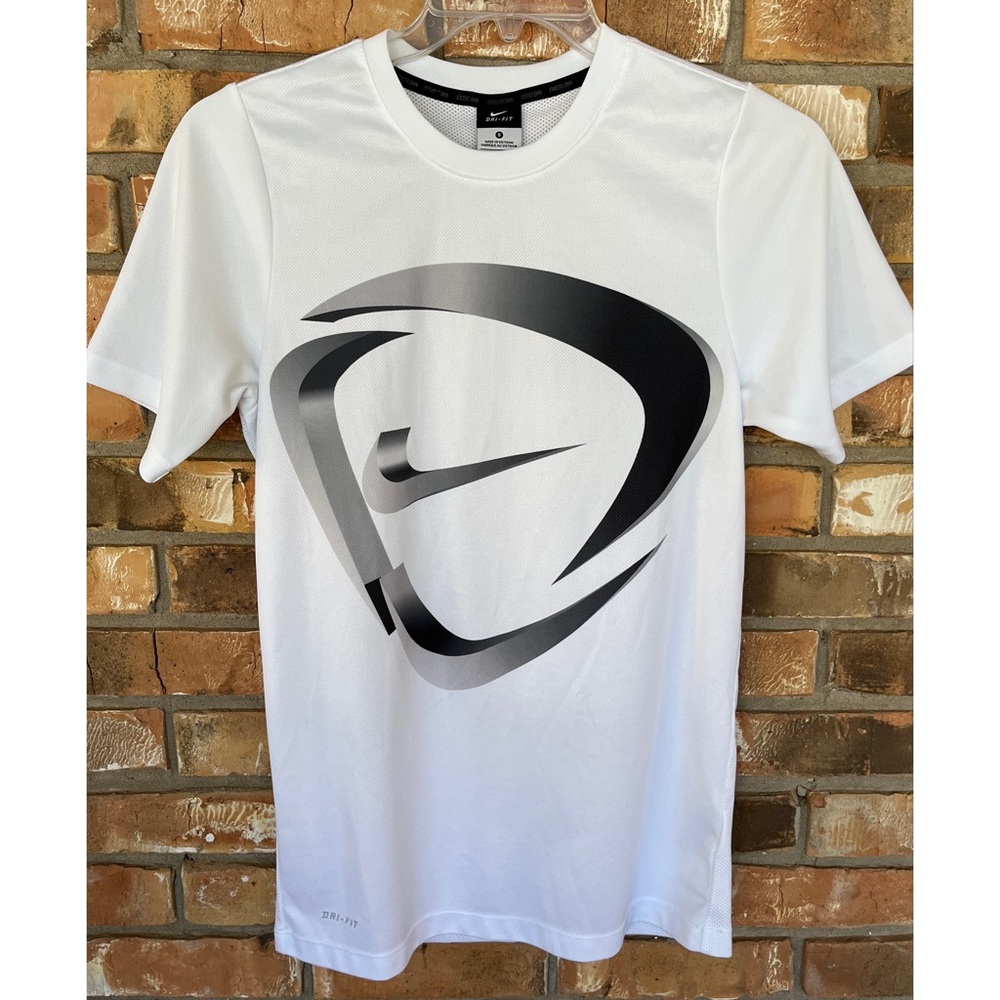 Nike Boys Dri-Fit Soccer Short Sleeve Tee Size Small